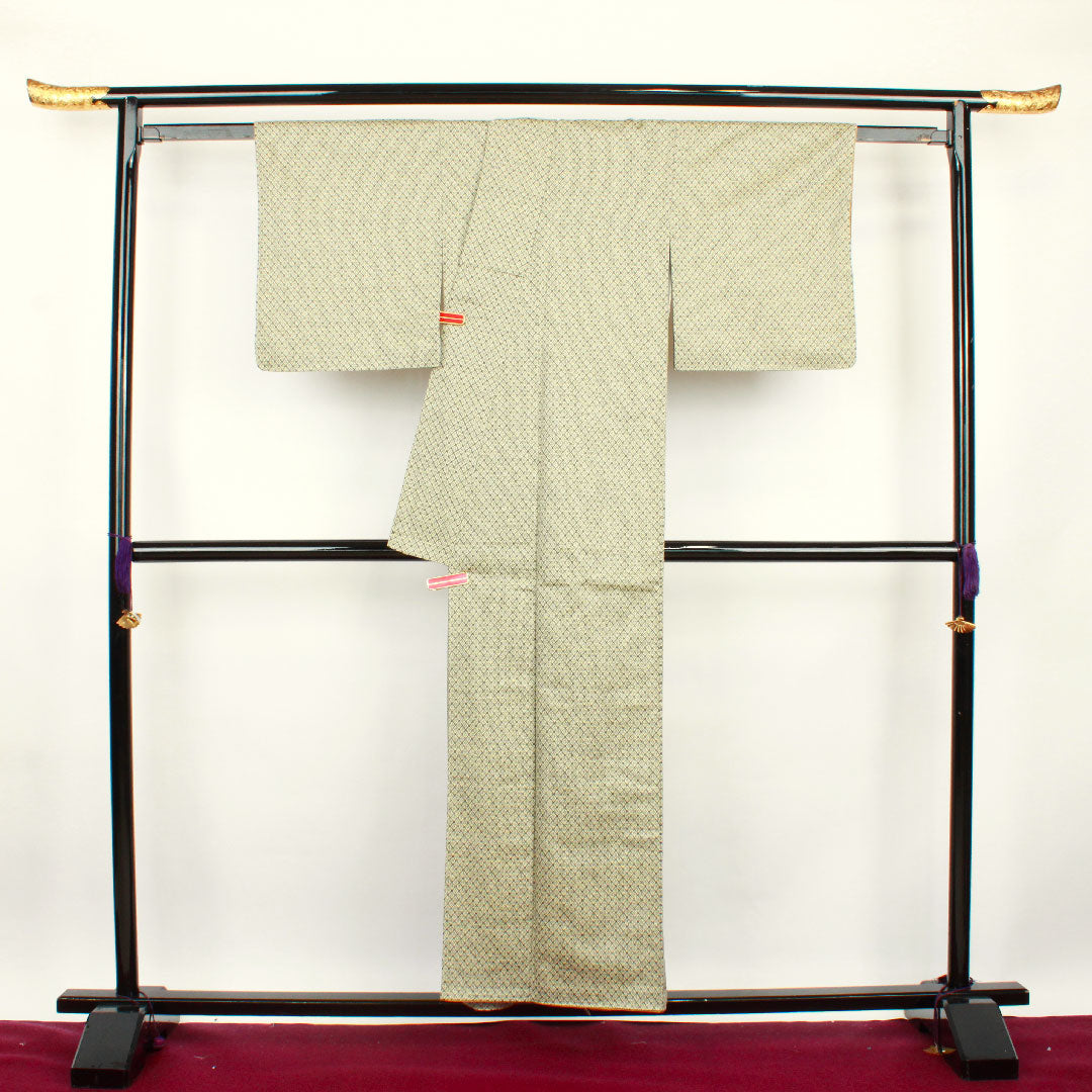 紬 身丈155cm 裄丈59cm 蝋色 幾何学模様 正絹 Sランク 袷 クリーム系 1116002052315