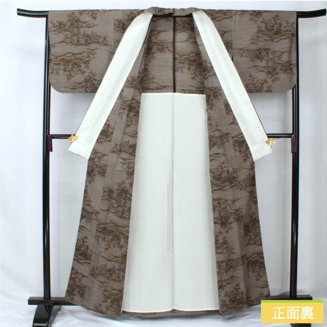 紬 正絹 身丈161.5cm 裄丈66cm 京極生壁色（きょうごくなまかべいろ） 風景模様 居敷当て付き Sランク 単衣 グレー系 1116003802422