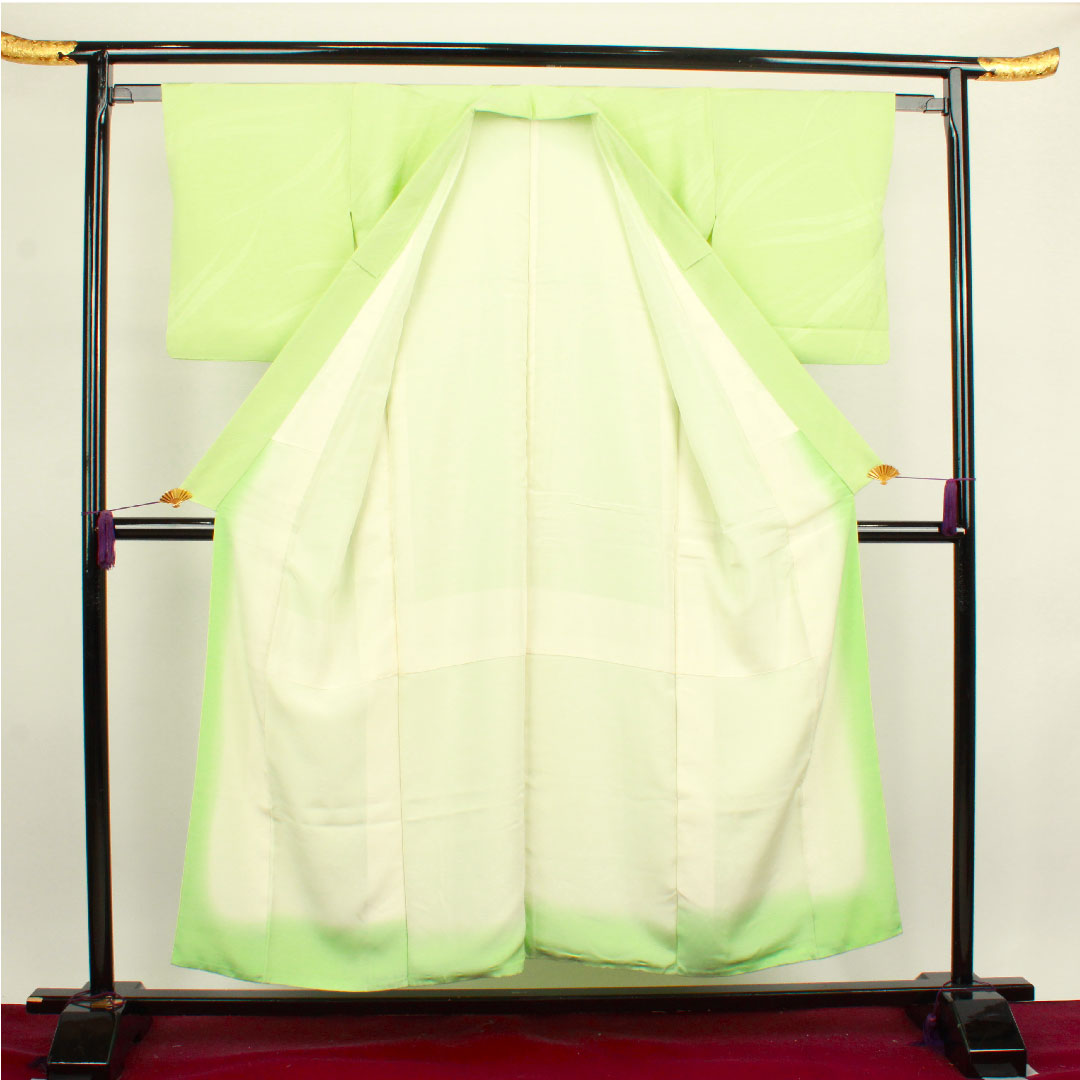 色無地 正絹 黄緑色 笹  身丈151.5cm 裄丈62cm 袷  Sランク 緑系 1114000892219
