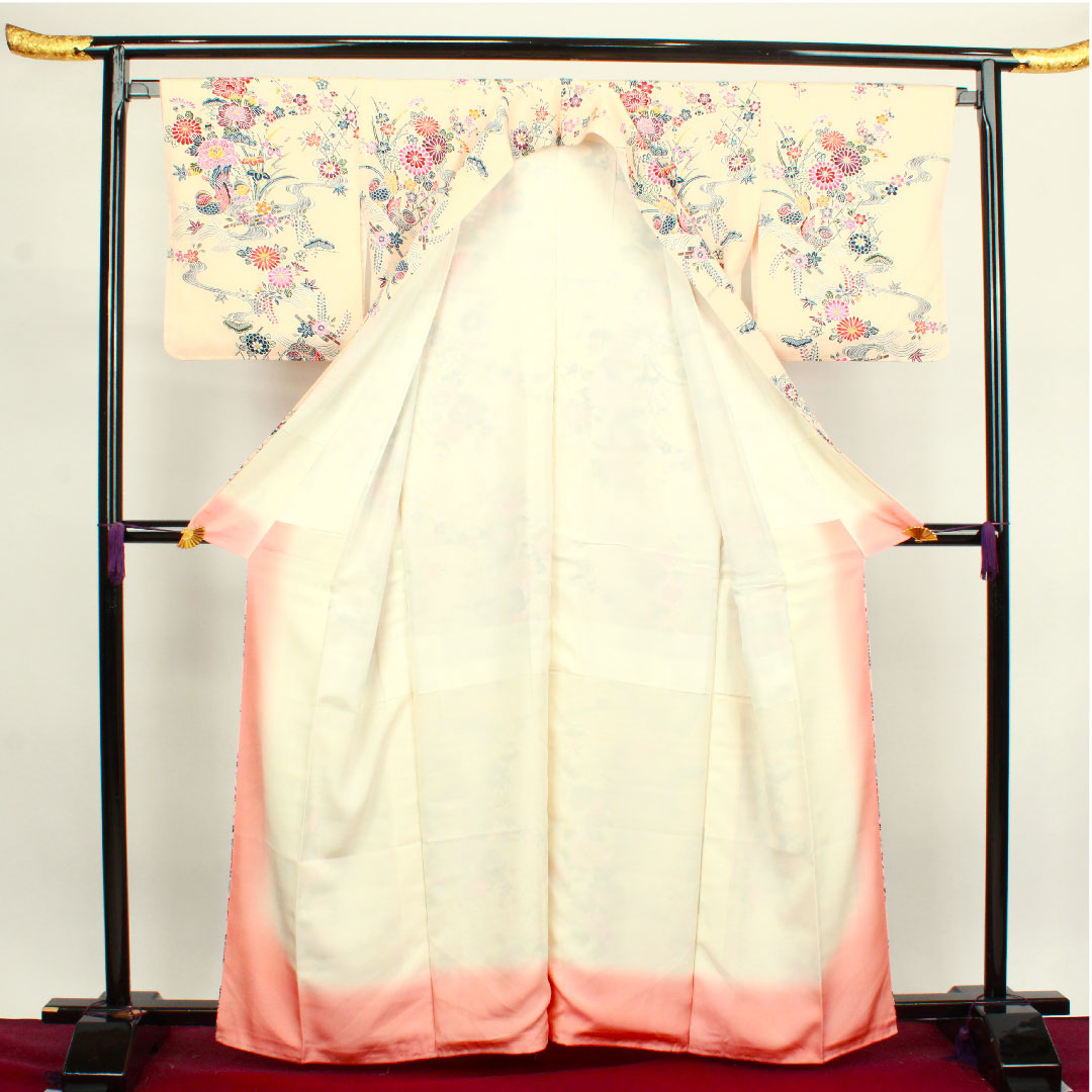 小紋 身丈163cm 裄丈66cm 袷  しつけ糸付き 未使用品 薄橙色 京紅型 吉祥文様 鴛鴦  正絹 Sランク ピンク系 1115003452413