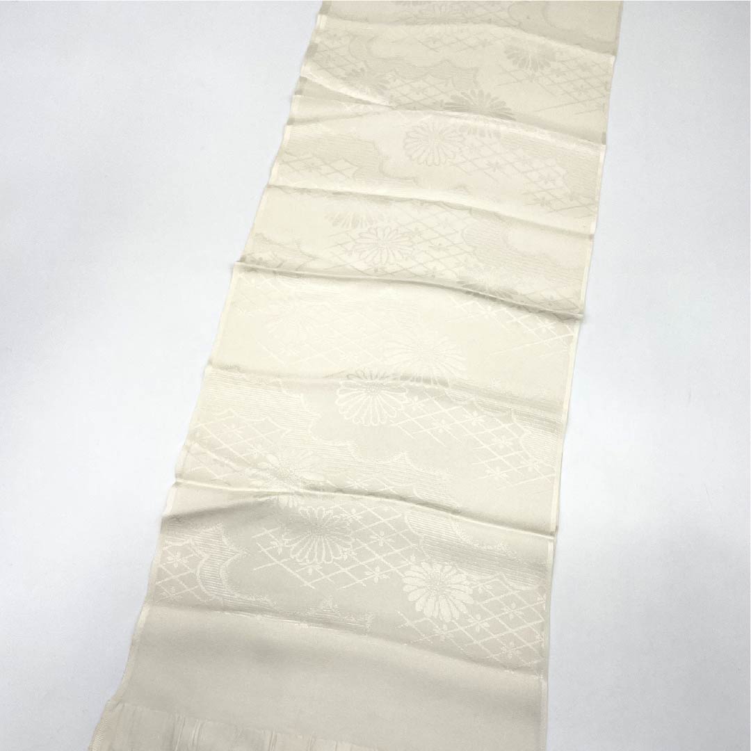 Semi-formal obiage (sash sash), pure silk, S-rank, milky white, chrysanthemum pattern, classic design, approximately 160cm long, 29cm wide, white, product number 1136002112911