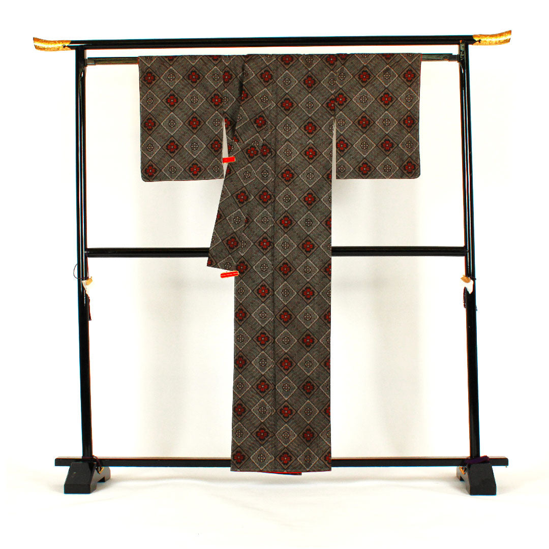 Oshima Tsumugi, Length 159cm, Sleeve length 64cm, Diagonal lattice with diamond pattern, Pure silk, S rank, Lined, Brown, 1116000862314