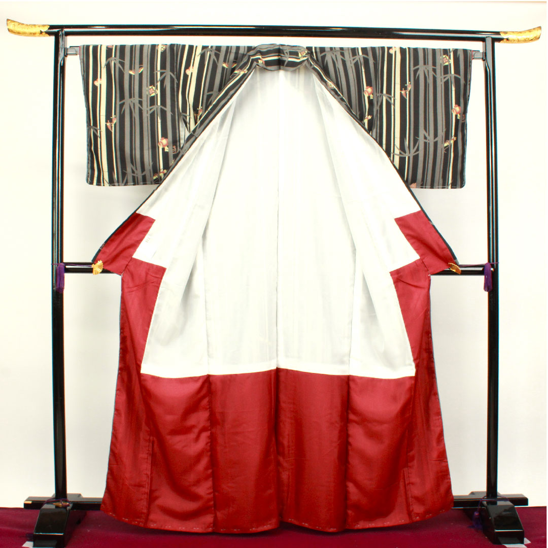 小紋 身丈165.5cm 裄丈66.5cm 袷  しつけ糸付き 未使用品 洗える着物 竹 吉祥文様  ポリエステル Sランク 黒系 1115003362510