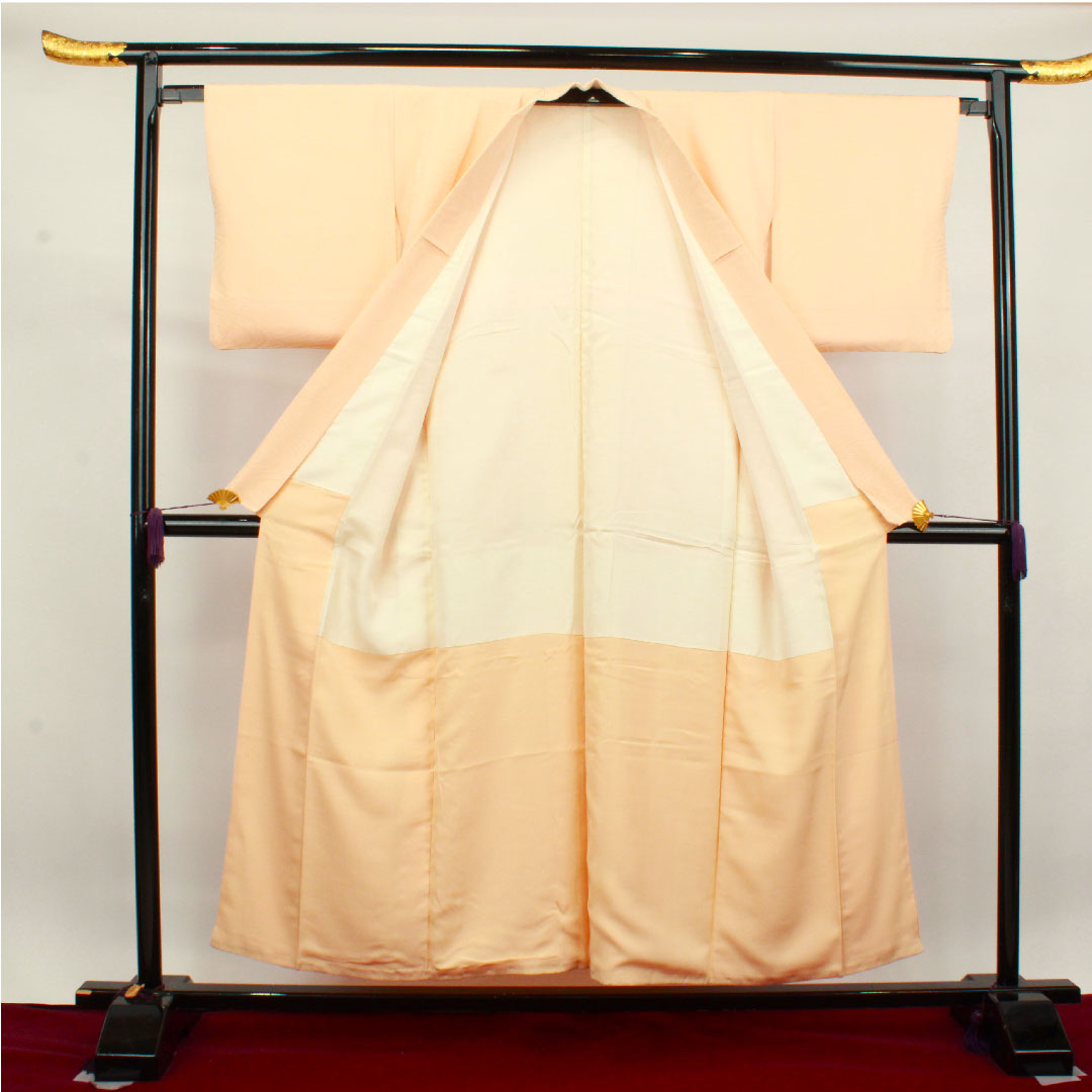 色無地 正絹 薄肌色 流水 五三桐  身丈153.5cm 裄丈64cm 袷  Aランク 橙系 1114000993226