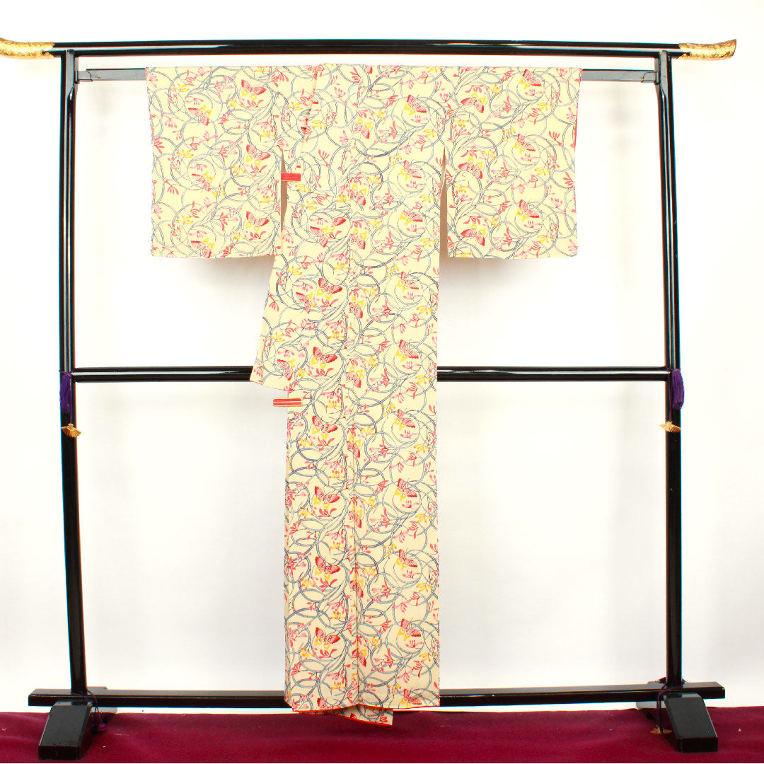 小紋 身丈156.5cm 裄丈61.5cm 袷 枯野色 京紅型 蝶  正絹 Sランク クリーム系 1115002472315