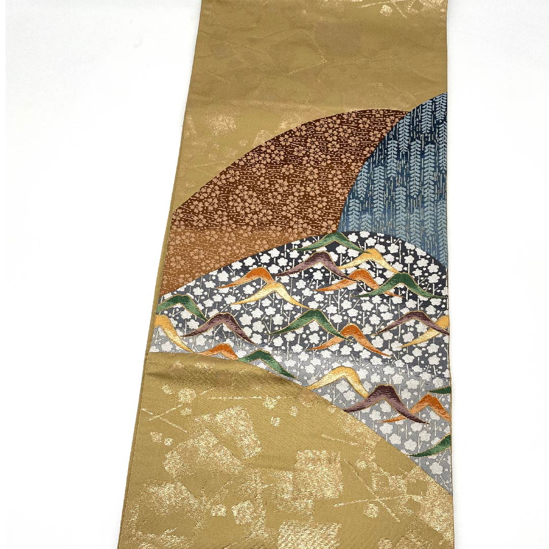袋帯 山吹鼠色（やまぶきねずいろ） 遠山 紙吹雪 白綾苑大庭 帯丈430cm 正絹 Sランク 六通 フォーマル ベージュ系 1123009752325