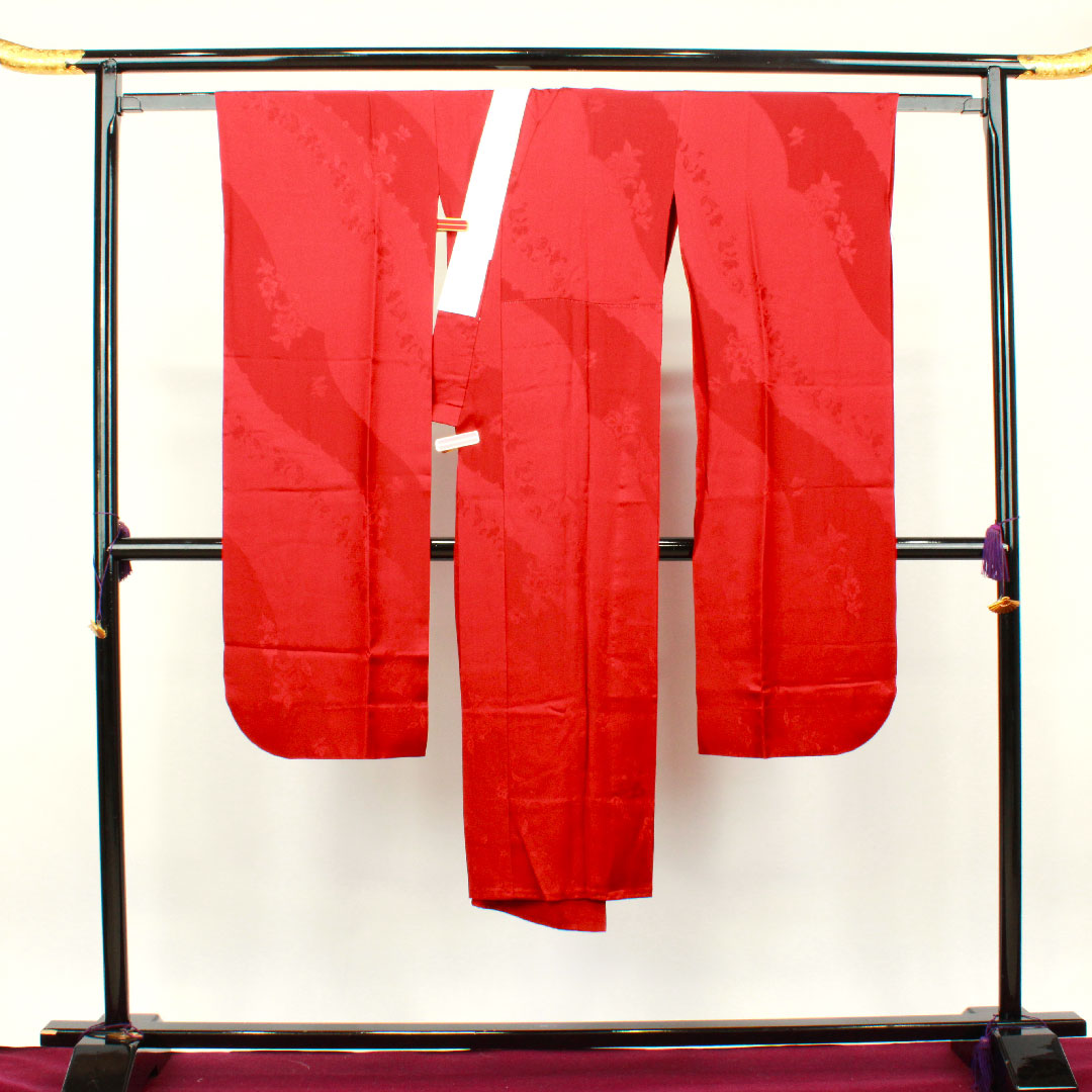 Nagajuban (long undergarment) made of pure silk, length 134cm, sleeve length 69.5cm, for single layer furisode, crimson, floral pattern, rank S, red, 1129000372412