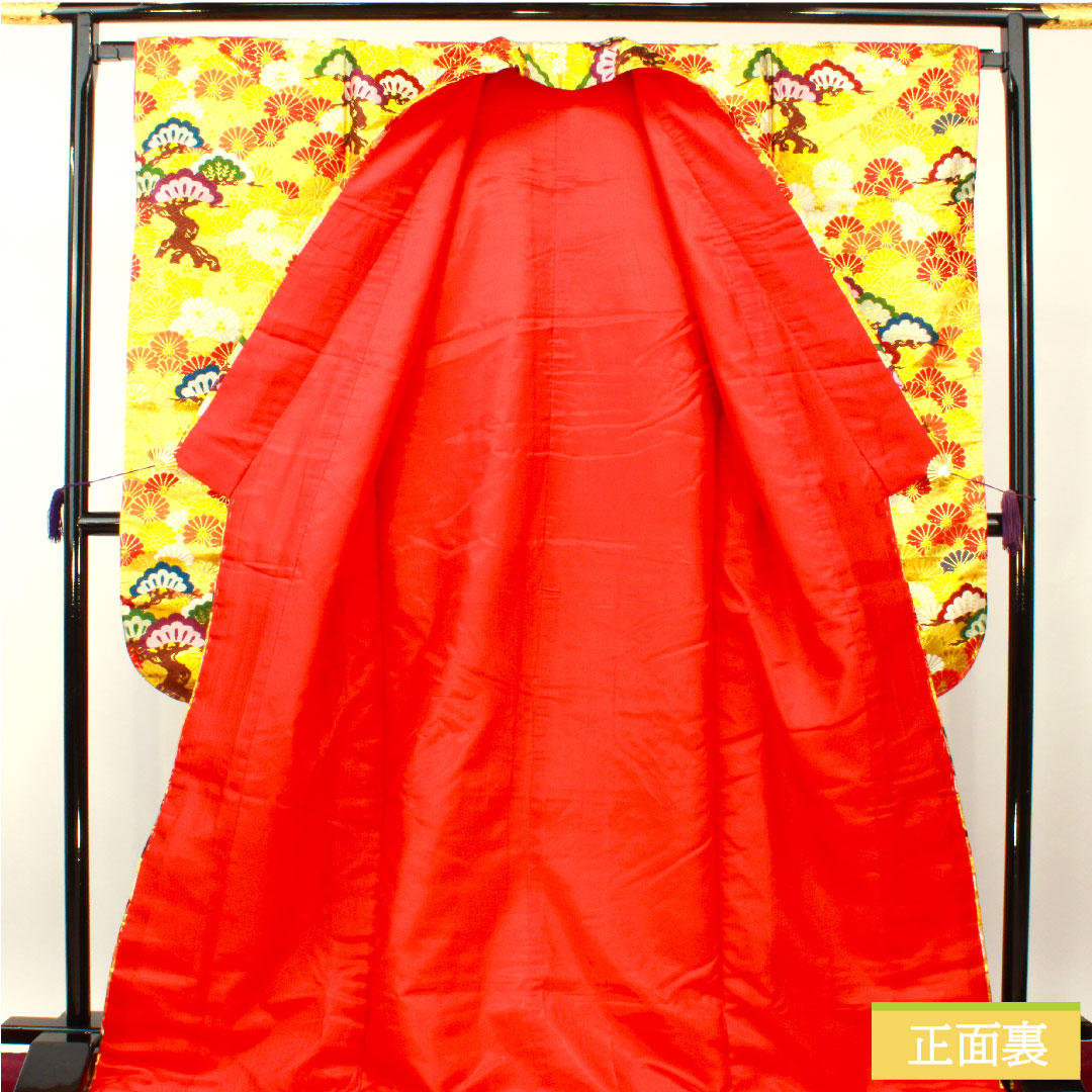 Colored uchikake, pure silk, length 190cm, sleeve length 66cm, Karaori, pine and chrysanthemum, with basting thread, unused, S rank, lined, gold, 1110000852921