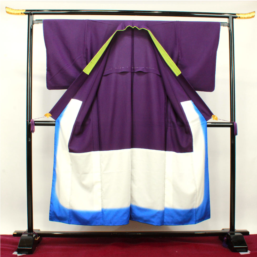 色無地 ポリエステル 茄子紺色 洗える着物 素無地 半衿付き  身丈150.5cm 裄丈64.5cm 胴抜き  Sランク 紫系 1114001002120