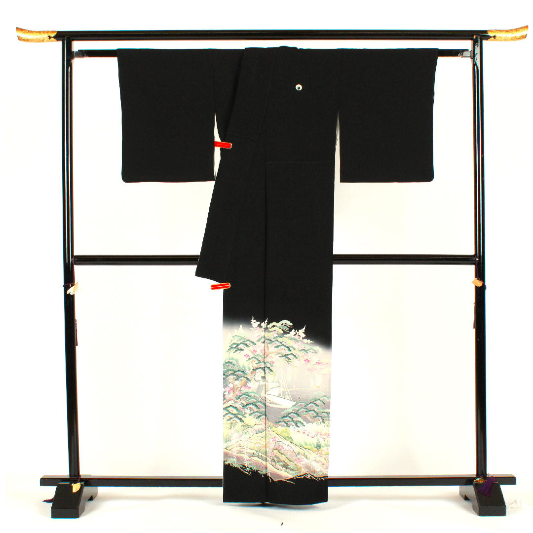 Black formal kimono, length 161.5cm, sleeve length 66cm, lined, artist's work, landscape pattern, hanging wisteria, pure silk, A rank, five crests, black, 1111000353410