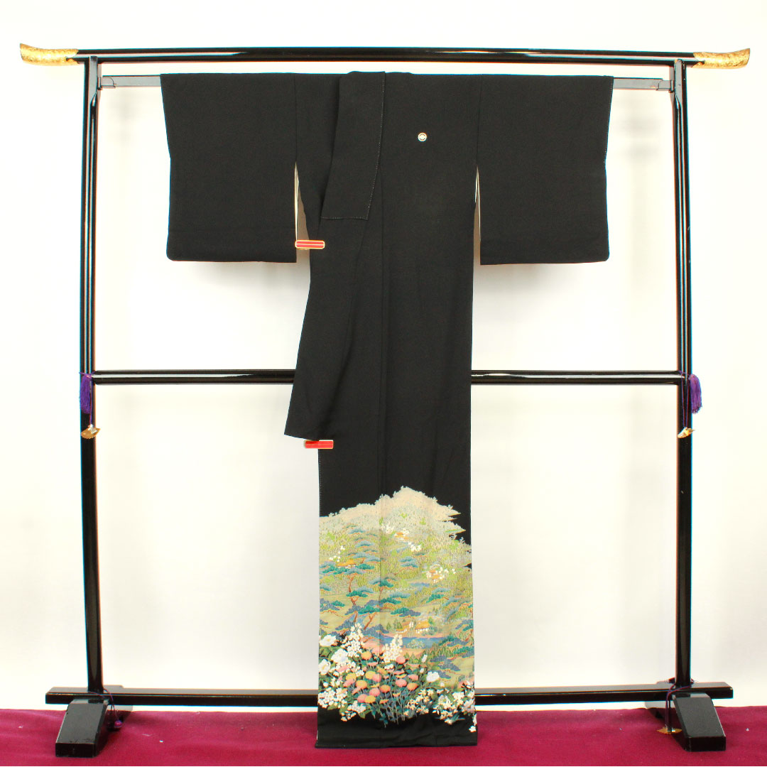 Black formal kimono, length 168.5cm, sleeve length 62cm, lined, by artist Chaya Tsuji, floral pattern, circle with diamond pattern, pure silk, A rank, five crests, black, 1111000473510