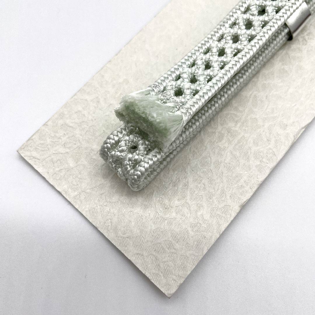 (New old stock) Obijime (belt fastener) Pure silk, quarter-length string, blue-and-white porcelain color (seihakujiiro), reversible obidome, Iris or morning glory, length approx. 154cm, width approx. 1cm, casual, A rank, light blue, 1135000083924