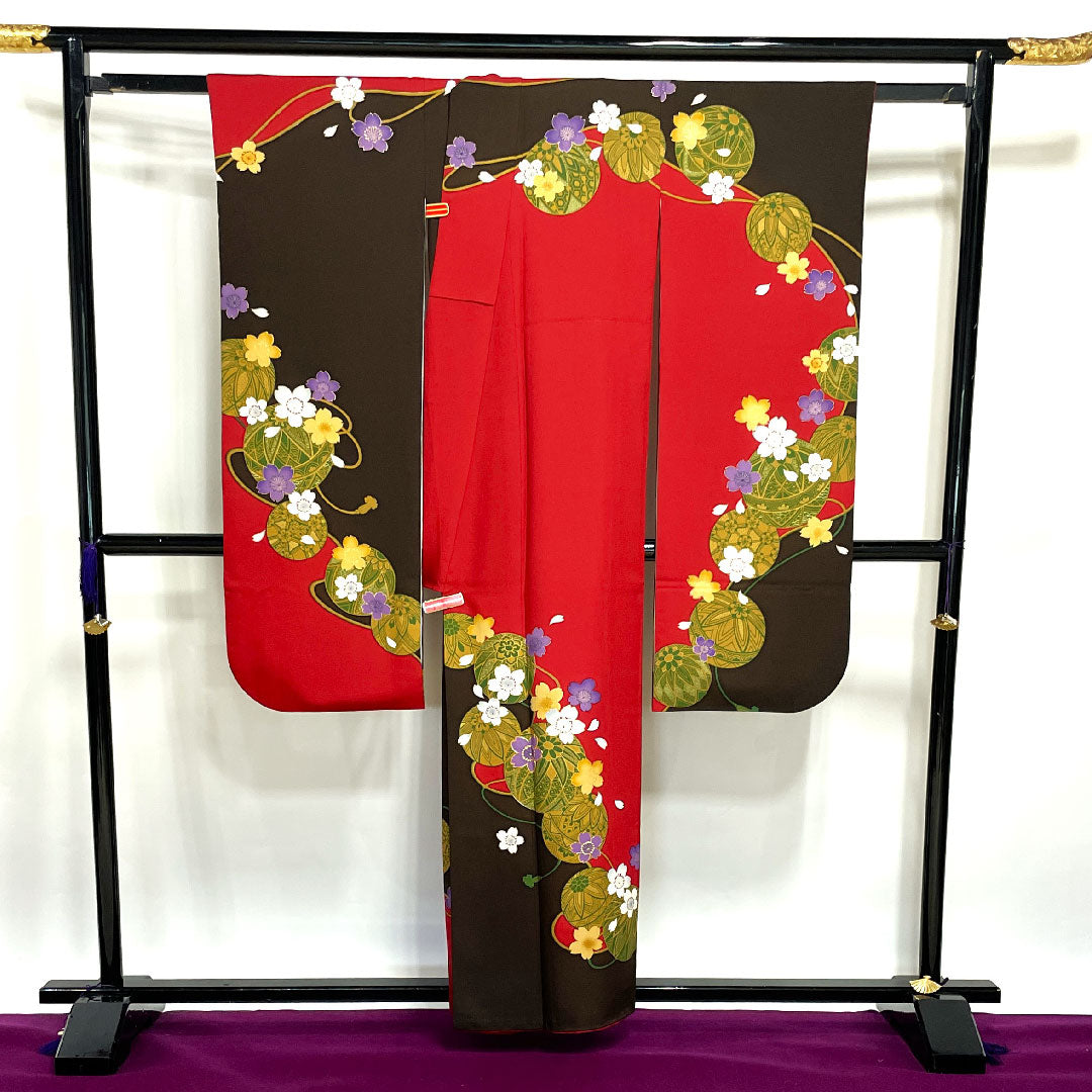 振袖 身丈159.5cm 裄丈65.5cm 袷  生臙脂色 赤墨色 鞠 桜  正絹 Sランク グラデ 1113001232399