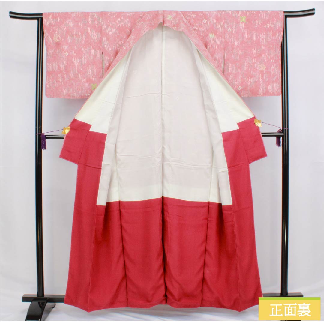 小紋 正絹 Aランク 身丈158.5cm 裄丈63.5cm 袷 浅蘇芳色（あさきすおういろ） 絞り 刺繍 抽象模様 ピンク系 1115006323313