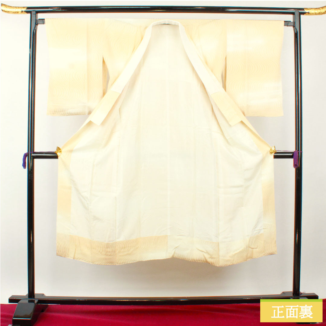 Nagajuban Silk Length 140cm Sleeve-to-sleeve 68cm Lined Tokyo Shiracha (off-white/beige) Gradation Dye Ryusui (flowing water) S-rank Beige-toned 1129000692525