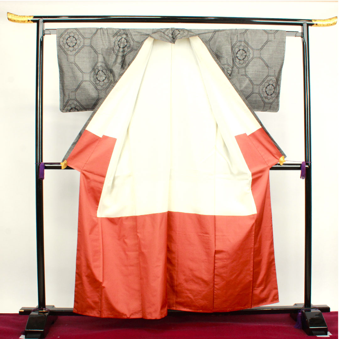 紬 身丈159cm 裄丈63.5cm 亀甲 華文 正絹 Aランク 袷 黒系 1116002373310