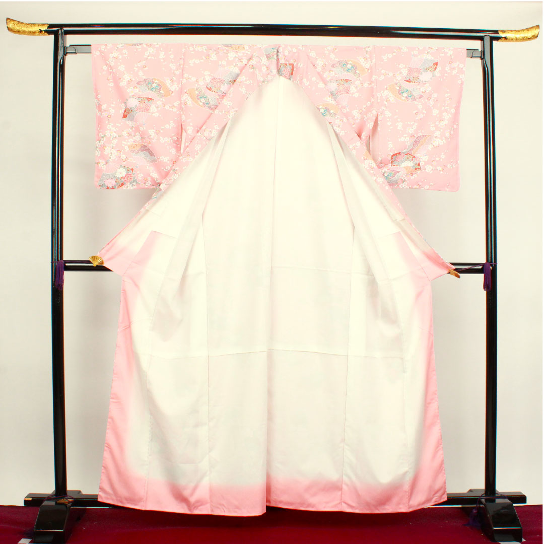 小紋 身丈161cm 裄丈64.5cm 袷  一重梅色 洗える着物 しつけ糸付き 未使用品 扇 梅  ポリエステル Sランク ピンク系 1115003312413