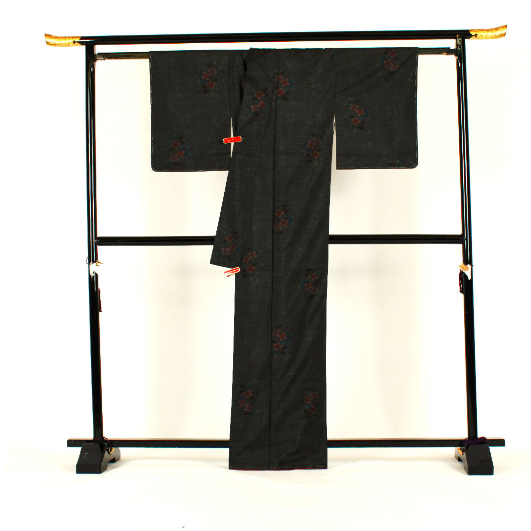 Oshima Tsumugi, Length 167cm, Sleeve Length 64cm, Flower and Leaf Pattern, 7 Marks, Pure Silk, S Rank, Awase, Gray, 1116000892422