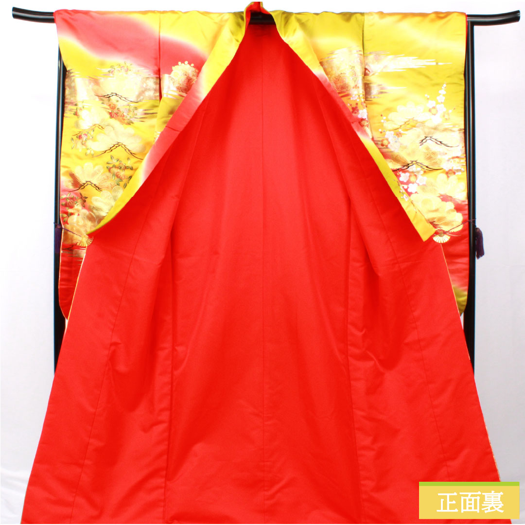 Iro-uchikake (colored kimono) made of pure silk, grade A, length 185cm, sleeve length 66.5cm, gold-plated design featuring pine, bamboo, plum, and chrysanthemum motifs, lined in red, product number 1110000933912