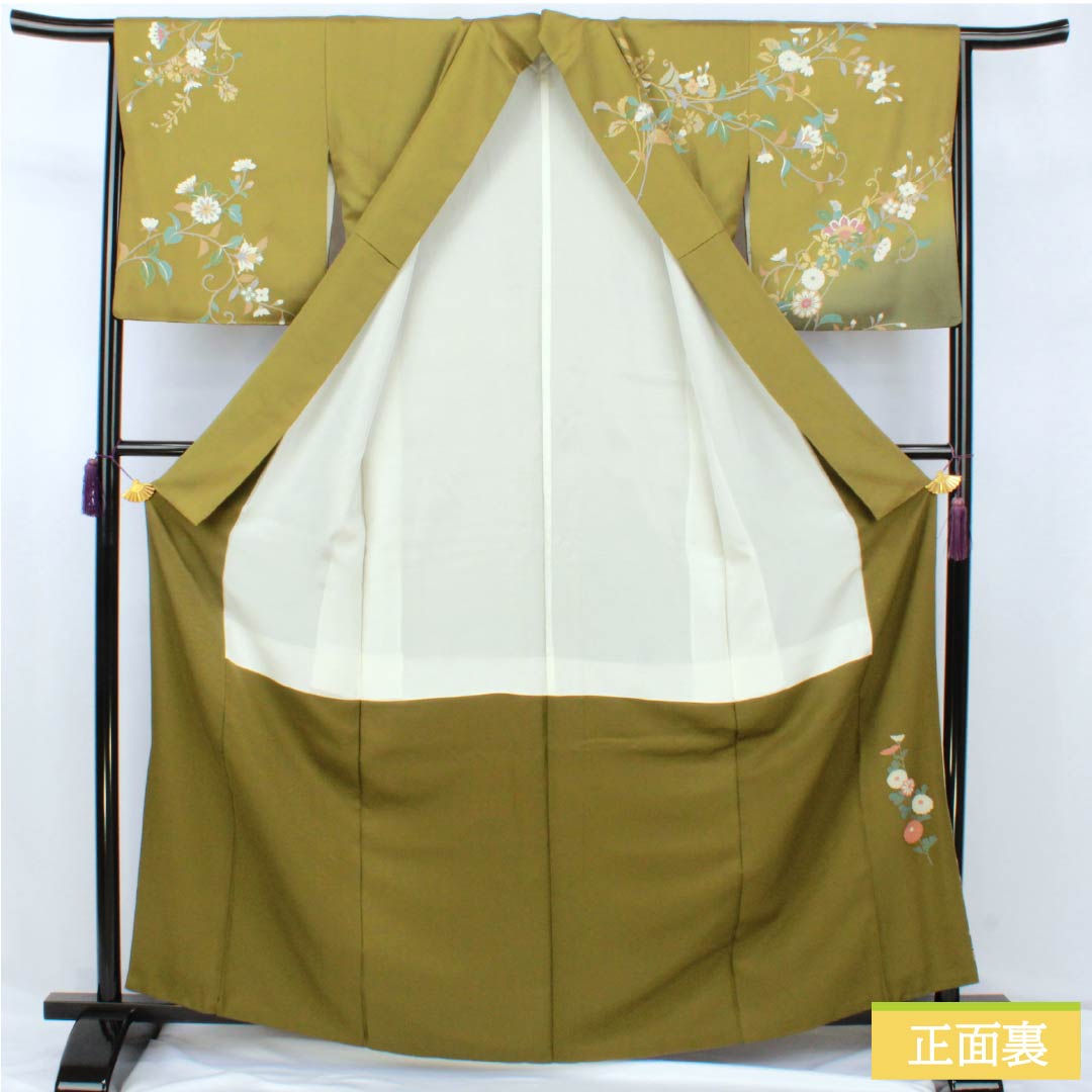 Homongi (visiting kimono) made of pure silk, grade A, with a lined lining, length 162cm, sleeve length 60.5cm, in majestic brown (Ikou Chairo) with Kyoto Yuzen motifs and floral and green motifs. Product number: 1112007593419