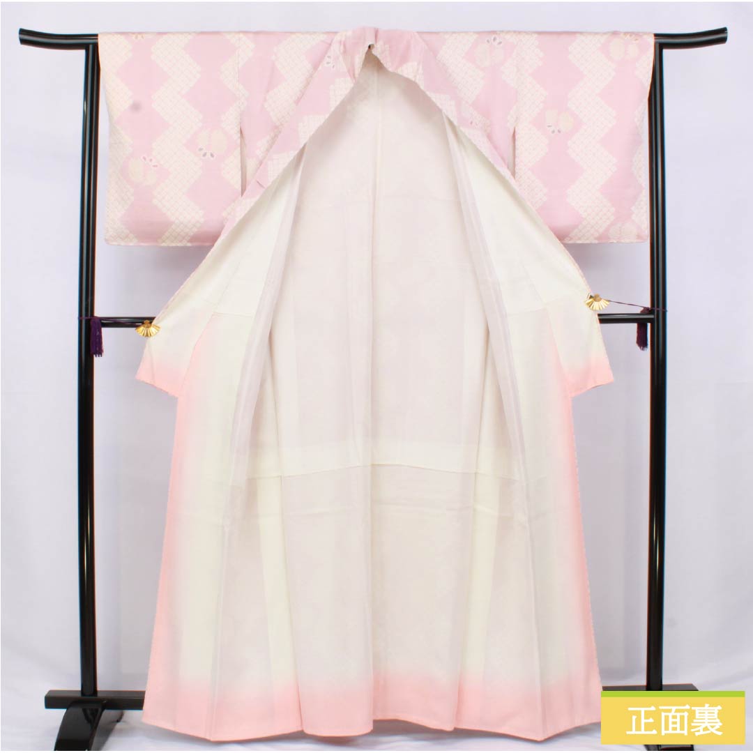 小紋 正絹 Sランク 身丈161.5cm 裄丈64cm 袷 一斤染色（いっこんぞめいろ） 絞り 幾何学模様 しつけ糸付き ピンク系 1115006662413