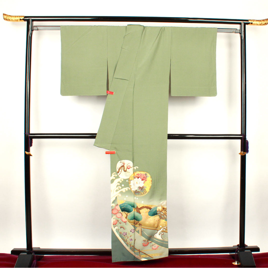 Colored Tomesode, Length 159cm, Sleeve Length 64cm, Lined, Rikyu Gray, Auspicious Pattern, Wave, Plum, Pure Silk, S Rank, None, Green, 1111000462319