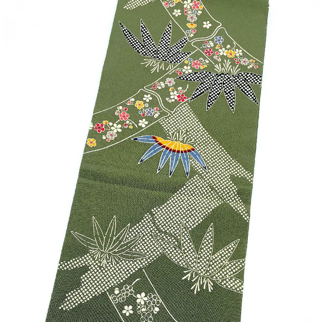 名古屋帯 蜥蜴色 京紅型 栗山工房 松竹梅 長尺 帯丈393cm 正絹 Sランク ポイント柄 カジュアル 緑系 1124005252319  名古屋仕立て