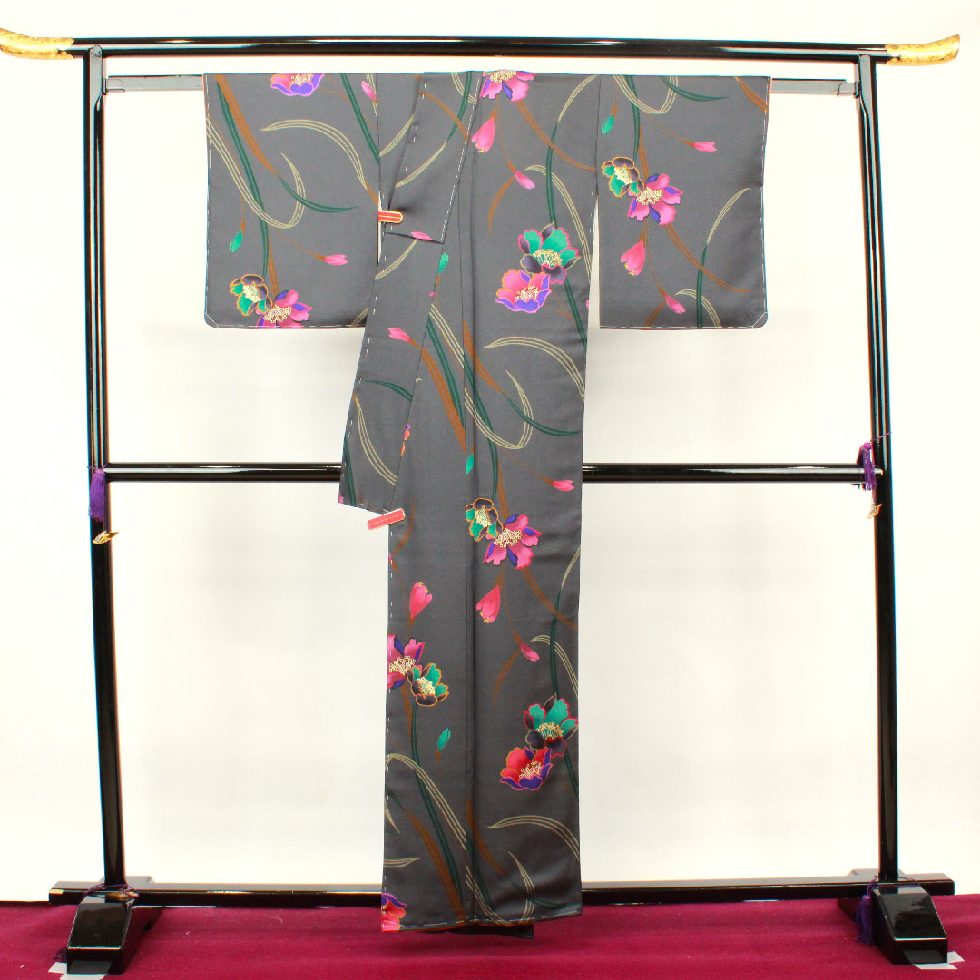 小紋 身丈158.5cm 裄丈64cm 袷  鋼色 しつけ糸付き 未使用品 手描き 京友禅 草花模様  正絹 Sランク グレー系 1115002902322