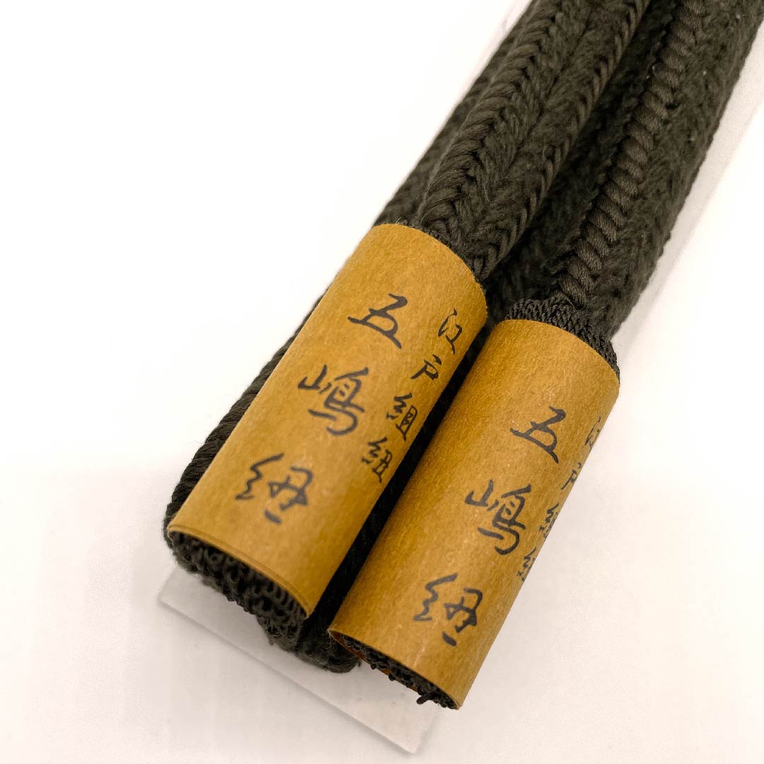 （新古品） 帯締め 正絹 四分紐 黒橡色（くろつるばみいろ） 江戸組紐 五嶋紐 新古品 長さ約156cm 幅約1cm カジュアル Sランク 緑系 1135000242319