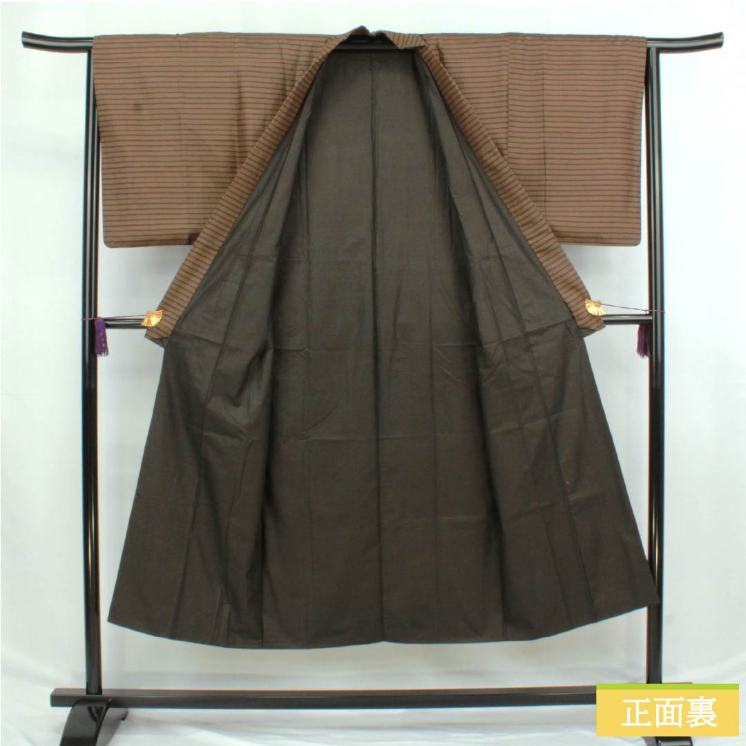 男物 正絹 Sランク 身丈145cm 裄丈63.5cm  土色（つちいろ） 幾何学模様 袷 茶系 1119000952414