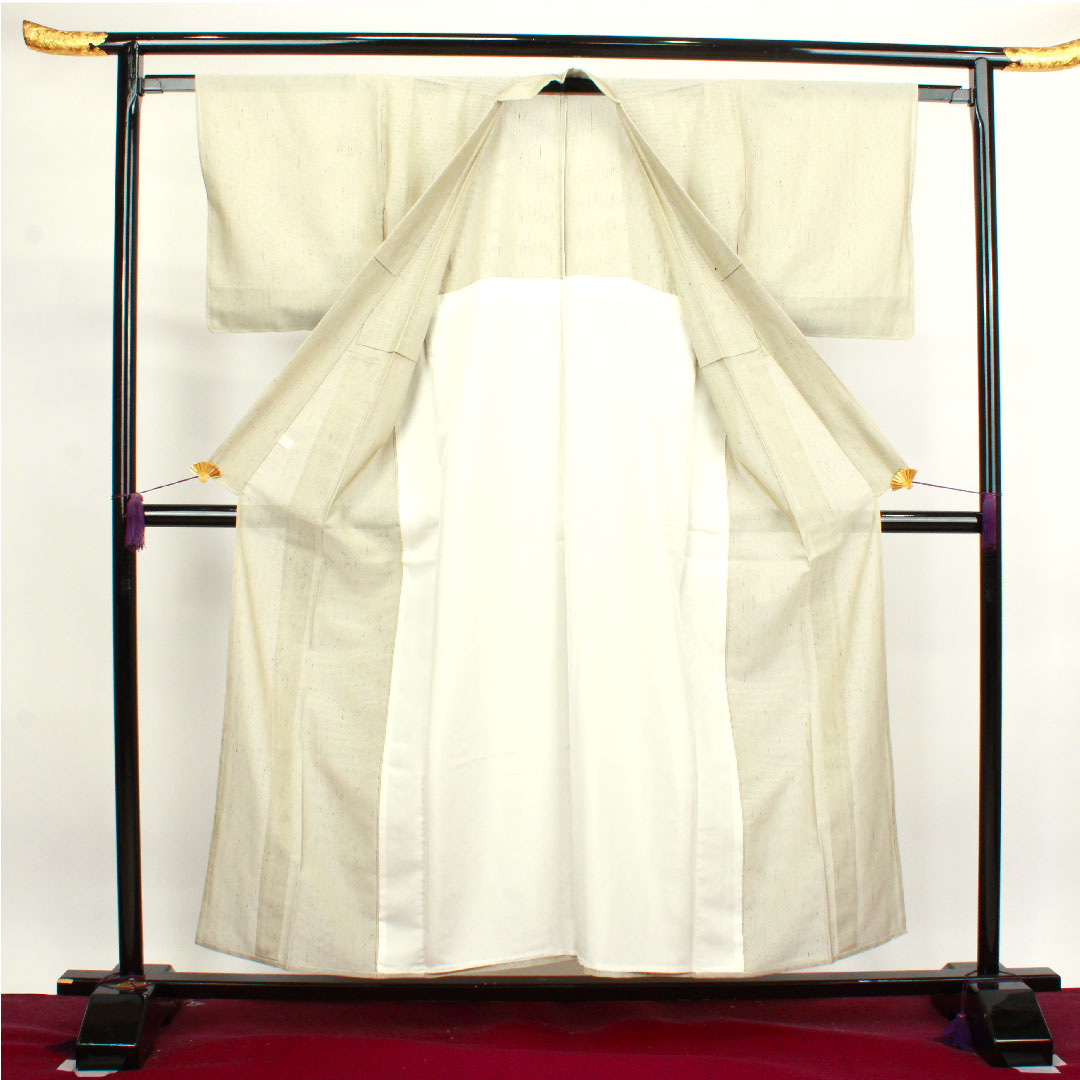 夏物 正絹 紬 身丈156cm 裄丈62cm 蕎麦切色（そばきりいろ） 縞 しつけ糸付き 未使用品 紗 Sランク グレー系 1132000422322