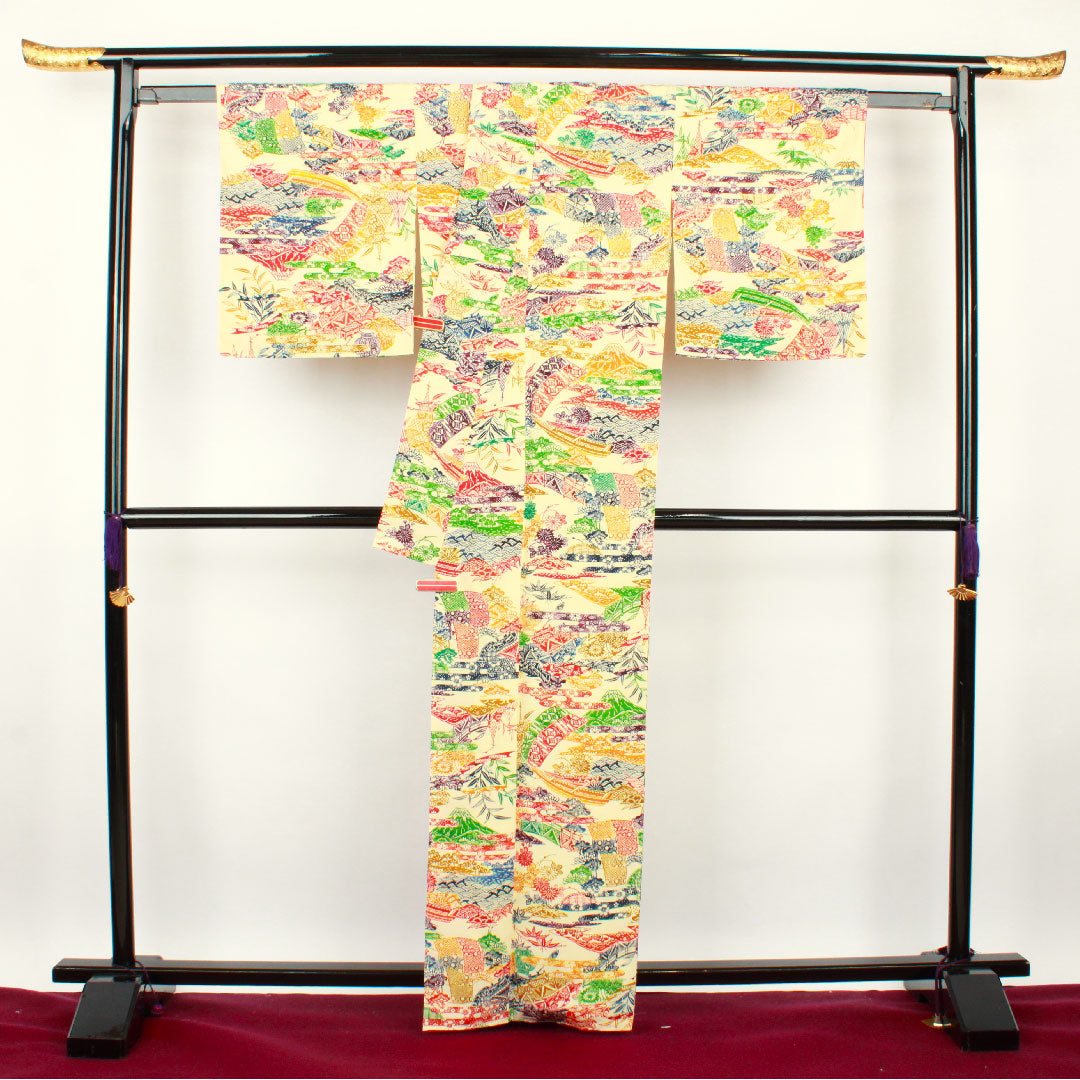 Komon Length 164.5cm Sleeve length 68cm Lined Light yellow Stencil dyeing Mt. Fuji Chayatsuji Pure silk S rank Cream 1115002402415