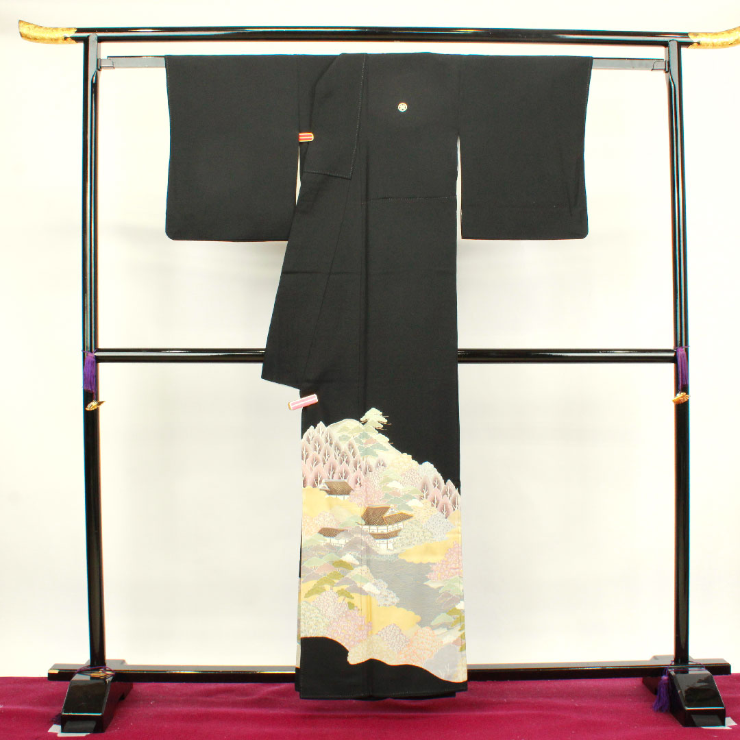 Black Tomesode, Length 158cm, Sleeve Length 63.5cm, Awase, Kyoto Yuzen, Landscape Pattern, Circle with Different Arrows, Pure Silk, A Rank, Five Crests, Black, 1111000833310