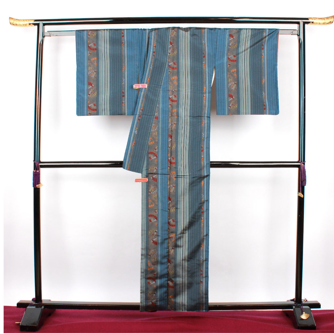 Oshima Tsumugi Length 155cm Sleeve length 69.5cm Navy blue, indigo iron, striped pattern, pure silk, A rank, lined, blue 1116001693317
