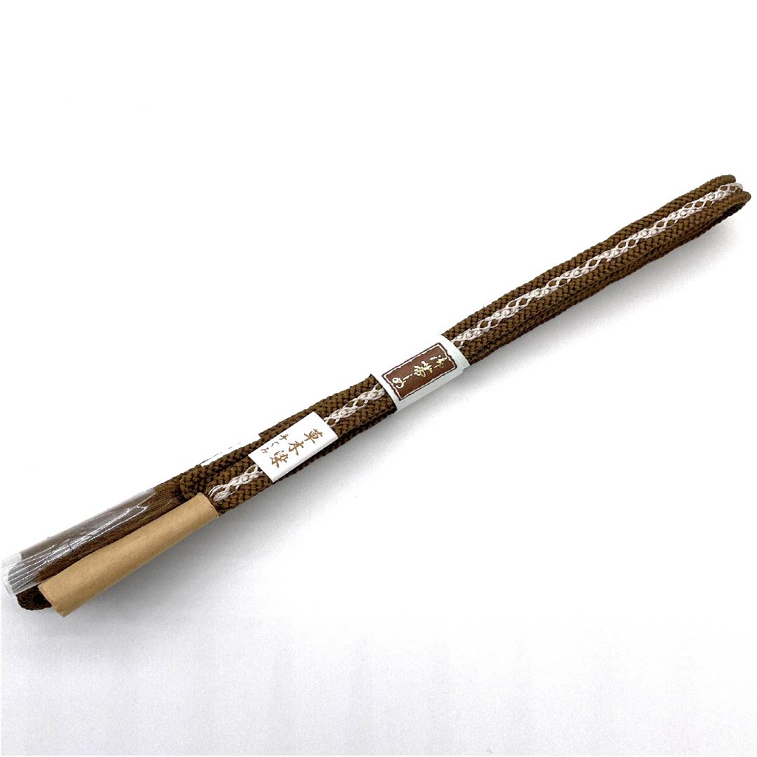 （新古品） 帯締め 正絹 四分紐 団栗色（どんぐりいろ） 草木染手組紐 新古品  長さ約165cm 幅約1cm カジュアル Sランク 茶系 1135000972914