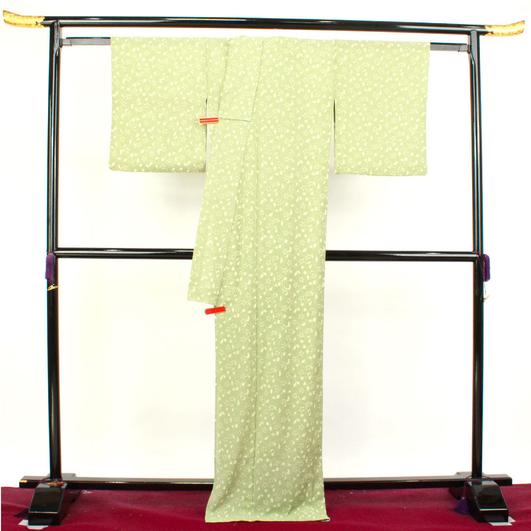 夏物 ポリエステル 小紋 身丈171.5cm 裄丈67.5cm 薄柳色（うすやなぎいろ） 草花模様 洗える着物  絽 Sランク 緑系 1132000872619
