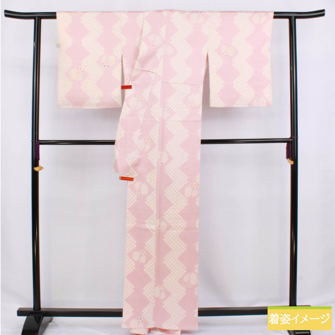 小紋 正絹 Sランク 身丈161.5cm 裄丈64cm 袷 一斤染色（いっこんぞめいろ） 絞り 幾何学模様 しつけ糸付き ピンク系 1115006662413