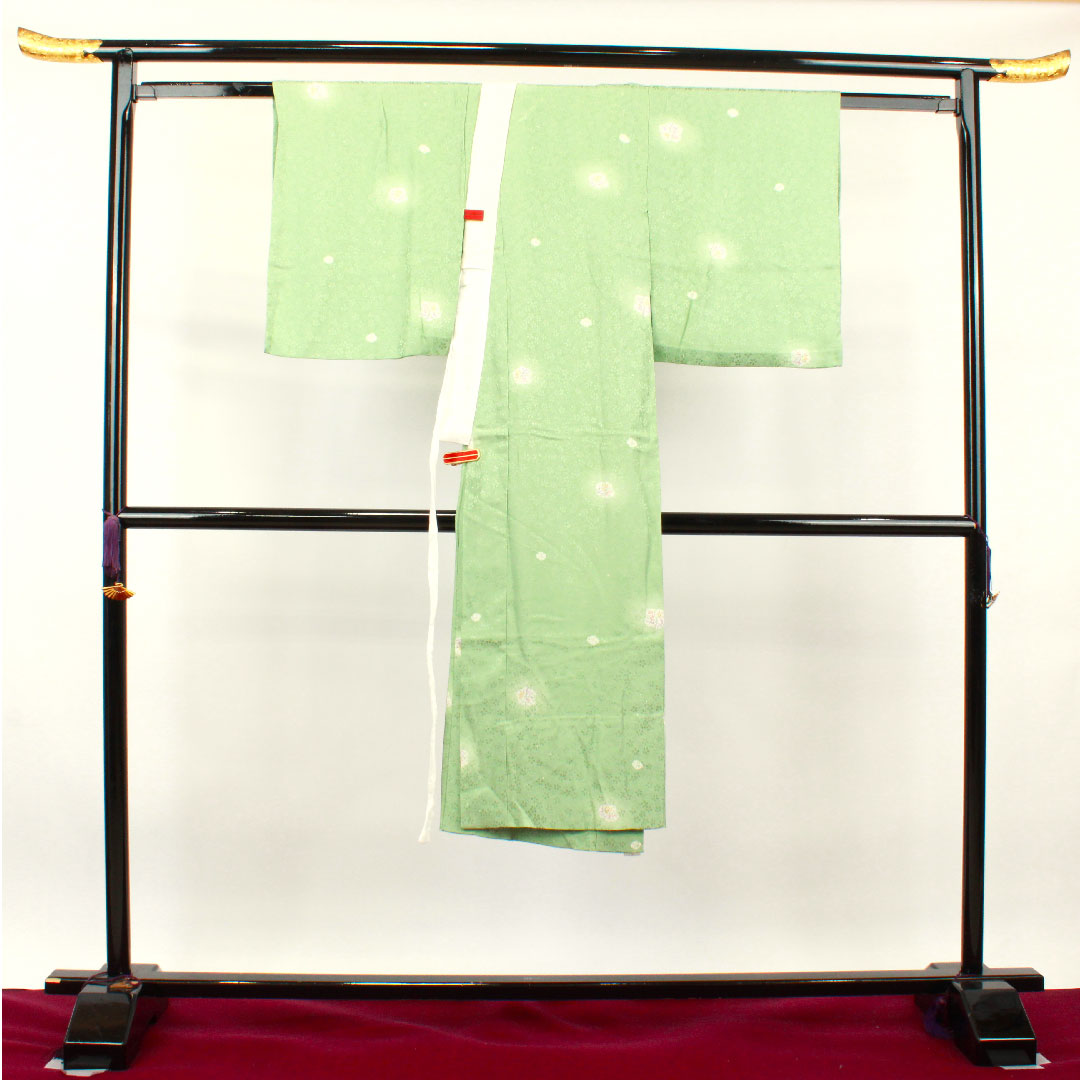 Nagajuban (long undergarment) made of pure silk, length 128cm, sleeve length 66cm, single layer, light green, chrysanthemum, A rank, green 1129000483219