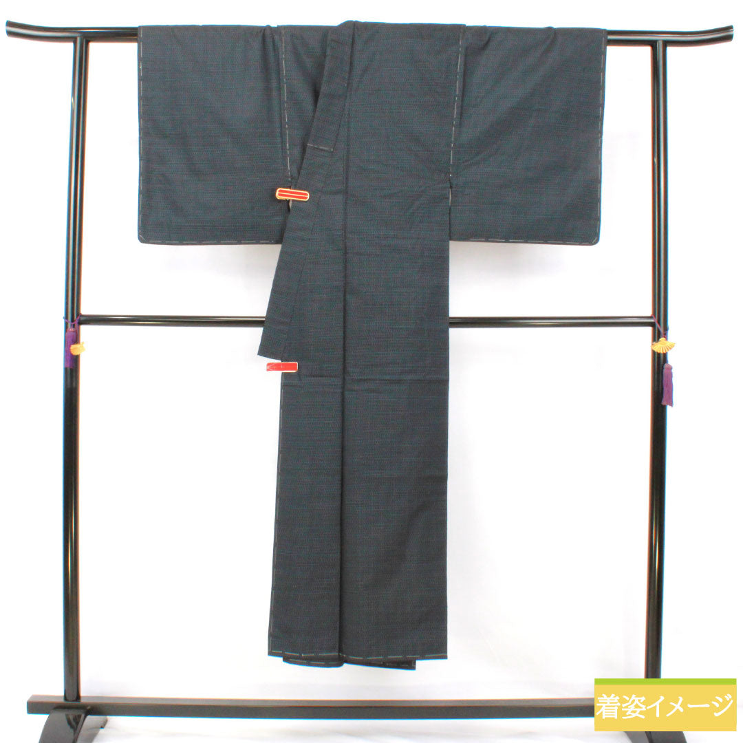 男物 正絹 Sランク 身丈144cm 裄丈67cm 大島紬 横双絣 しつけ糸付き 袷 紺系 1119001762418