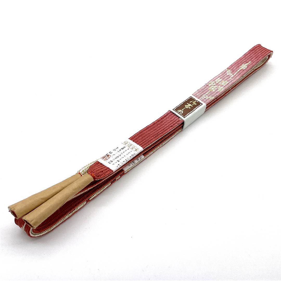 （新古品） 帯締め 正絹 四分紐 中紅色（なかべにいろ） 金属糸使用 特選金銀糸使用 新古品 長さ約159cm 幅約1.5cm セミフォーマル Sランク ピンク系 1135002112313