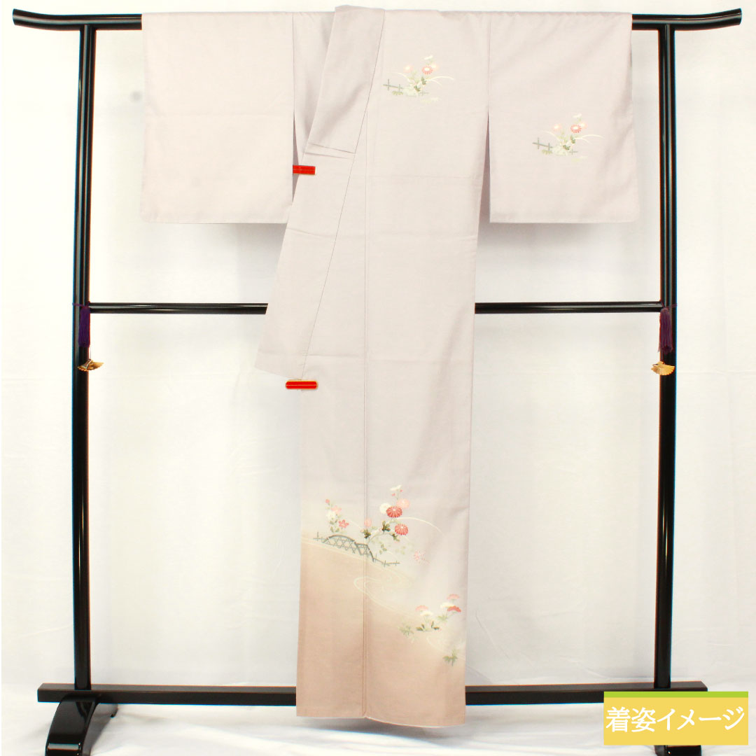 訪問着 ポリエステル 袷 身丈159cm 裄丈65.5cm 白藤色（しらふじいろ） 洗える着物 菊 桔梗 草花模様 しつけ糸付きSランク 紫系 1112005302320