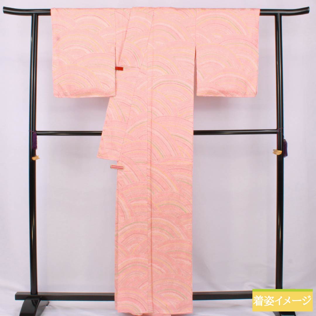 Komon (small pattern) kimono, pure silk, A rank, length 163cm, sleeve length 65.5cm, lined, Tokiiro (red), tie-dyed, Seigaiha (wave) pattern, pink, 1115007103413
