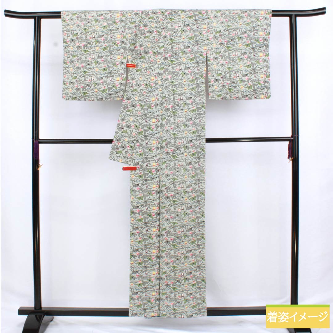 小紋 正絹 身丈156cm 裄丈63cm 袷 魚肚白色（ぎょとはくいろ） 琉球紅型 草花模様 Sランク グレー系 1115006132322
