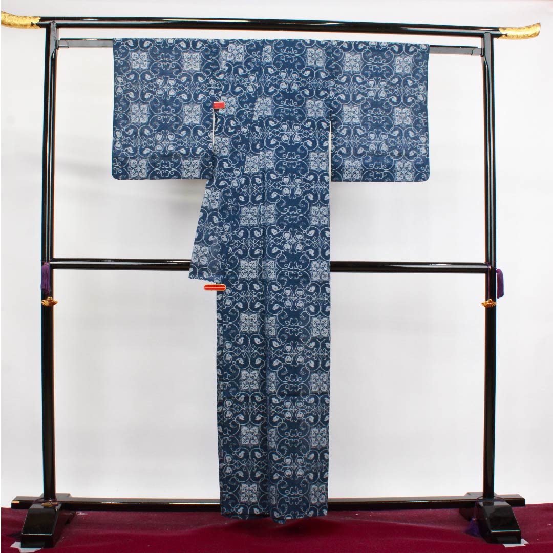 夏物 正絹 紬 身丈158.5cm 裄丈65cm 鉄葡萄色（てつぶどういろ） 宝相華唐草 紗 Sランク 紺系 1132000362318