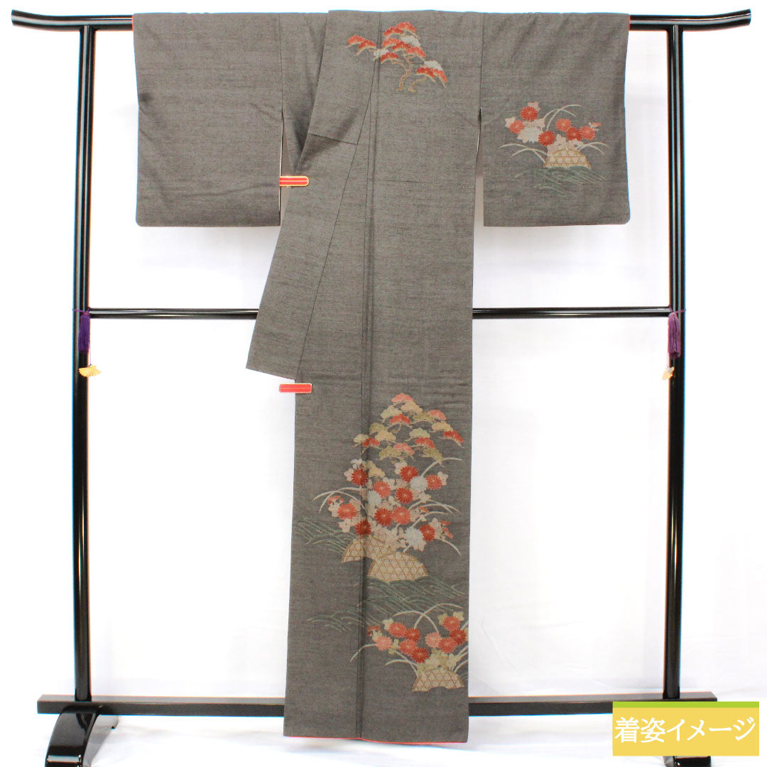 訪問着 正絹 袷 身丈160.5cm 裄丈63.5cm 熨斗目色（のしめいろ） 紬地 草花模様 Sランク グレー系 1112005442422