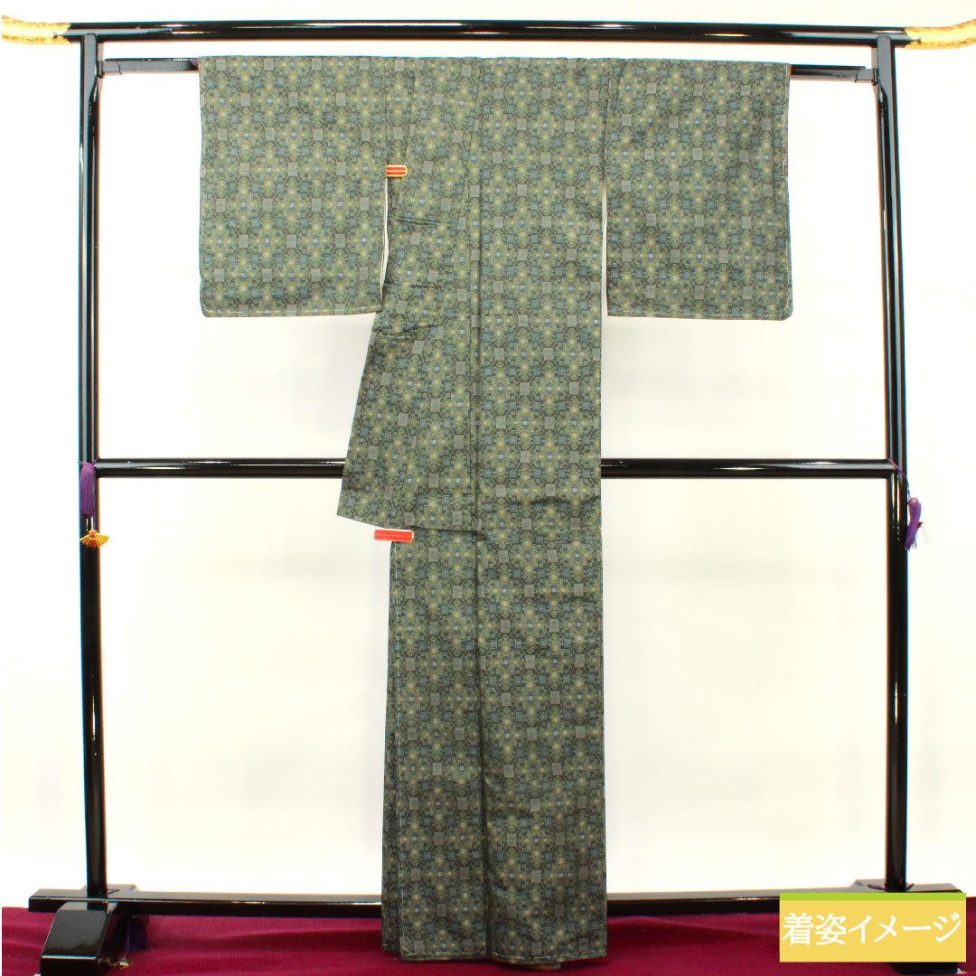 村山大島 正絹 身丈164.5cm 裄丈67cm  幾何学模様 しつけ糸付き 未使用品 Sランク 袷 緑系 1116003202419