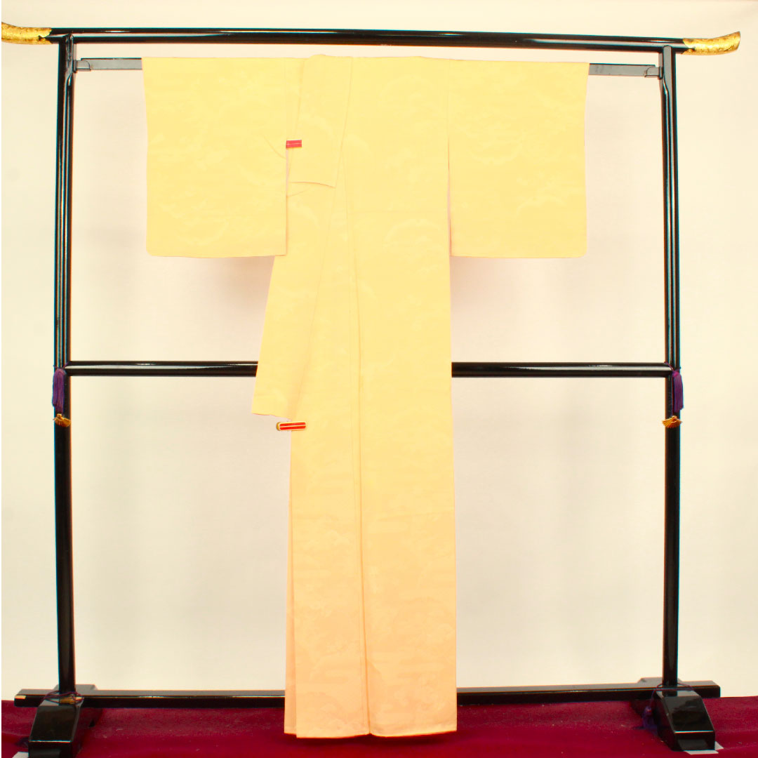 色無地 正絹 肌色 吉祥文様 五三桐  身丈161.5cm 裄丈66cm 袷  Aランク 橙系 1114000903426
