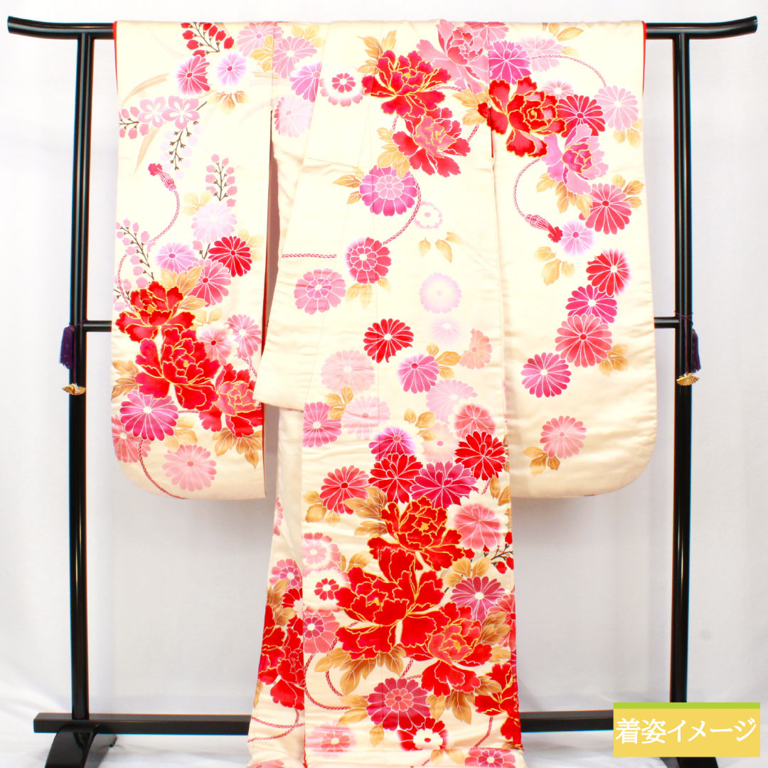 Iro-uchikake (colored kimono) made of pure silk, grade A, length 195cm, sleeve length 67.5cm, featuring a torii gate, chrysanthemums, and cherry blossoms, lined, cream-colored, product number 1110001013915
