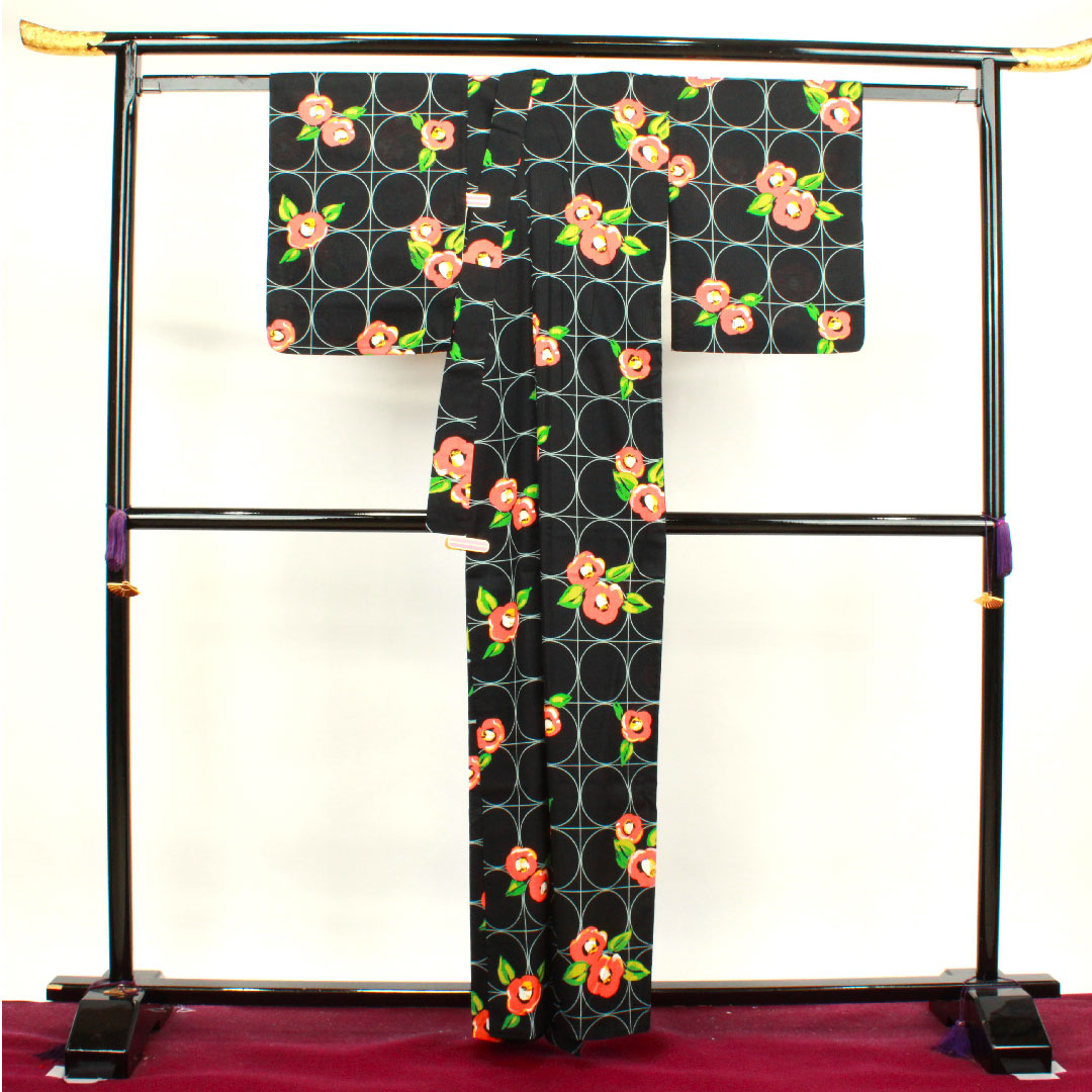 浴衣 椿 格子 木綿 Sランク 単衣 身丈161cm 裄丈64cm 黒系 1118003842410