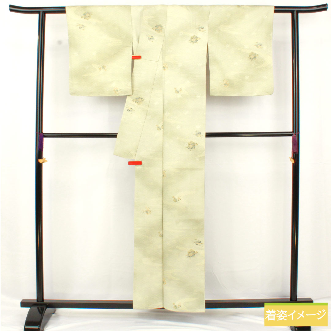 小紋 ポリエステル 身丈157.5cm 裄丈64.5cm 袷 薄緑色（うすみどりいろ） 洗える着物 吉祥文様 しつけ糸付き 未使用品 Sランク 緑系 1115004562319